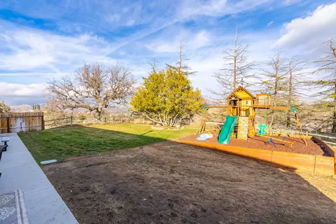 20908 Ridgeway Dr, Tehachapi, CA 93561 photo 39