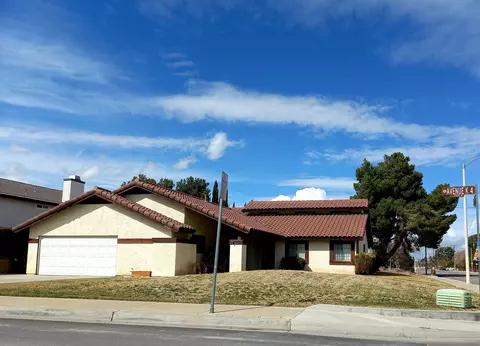 2501 W Avenue K 4, Lancaster, CA 93536