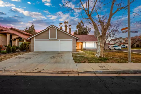 37529 Oxford Dr, Palmdale, CA 93550