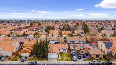 2261 Mark Ave, Palmdale, CA 93550 photo 3