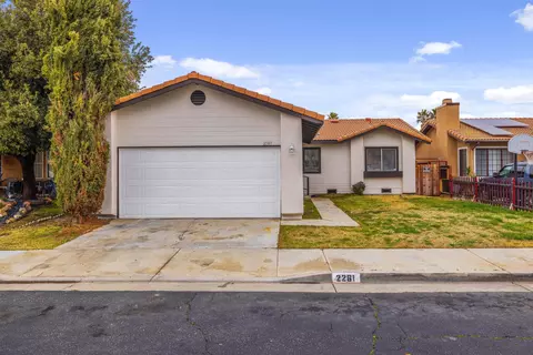 2261 Mark Ave, Palmdale, CA 93550 photo 2
