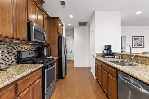 1306 Fair Oak Dr, Tehachapi, CA 93561 photo 2
