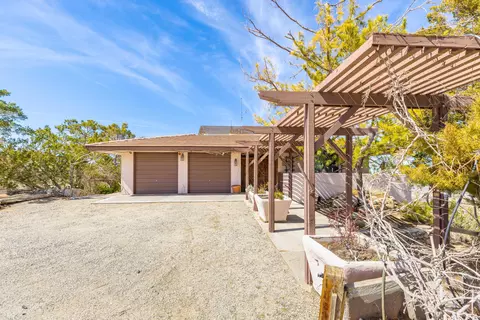 30755 E 165th St, Llano, CA 93544 photo 3