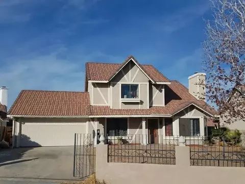 1749 Simsburry St, Palmdale, CA 93550
