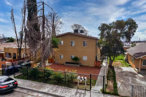 1717 Quincy St, Bakersfield, CA 93305