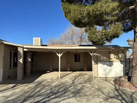 48004 E 105th St, Lancaster, CA 93535 photo 2