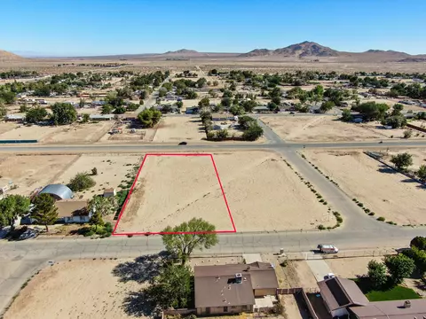172 Nd St East Newmont Ave, Lancaster, CA 93535