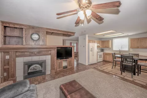 6202 Treehaven Ct, Lancaster, CA 93536 photo 8