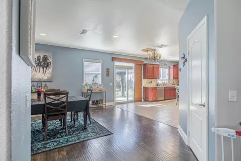 106 Manzanita Ln, Tehachapi, CA 93561 photo 4