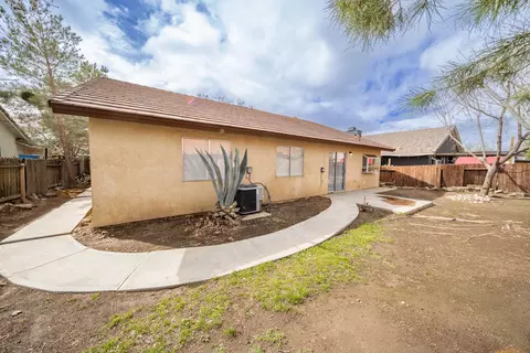 43920 Estrella Ln, Lancaster, CA 93535 photo 34