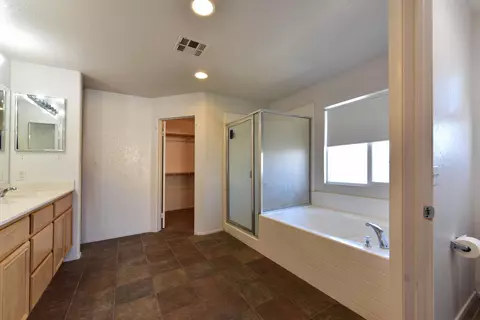 45418 Robinson Dr, Lancaster, CA 93535 photo 16