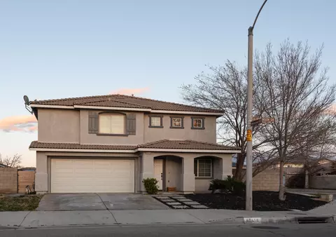 45418 Robinson Dr, Lancaster, CA 93535 photo 2