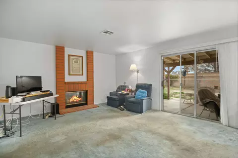 44535 Aspen St, Lancaster, CA 93535 photo 9