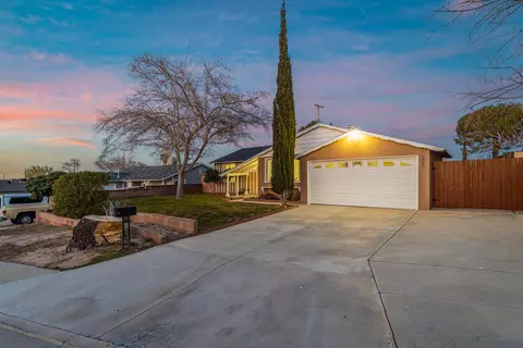 37434 4th St E, Palmdale, CA 93550 photo 2