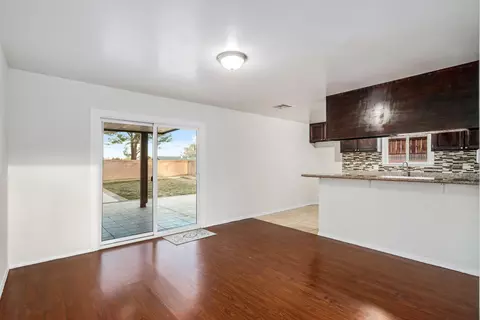 37434 4th St E, Palmdale, CA 93550 photo 8