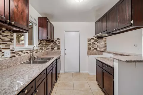 37434 4th St E, Palmdale, CA 93550 photo 10