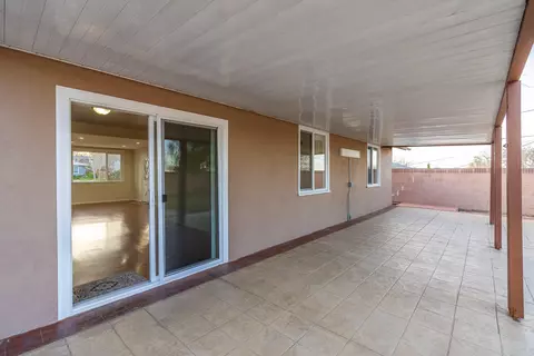 37434 4th St E, Palmdale, CA 93550 photo 21
