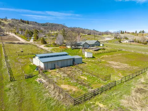 28061 Cumberland Rd, Tehachapi, CA 93561 photo 5