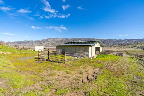28061 Cumberland Rd, Tehachapi, CA 93561 photo 43