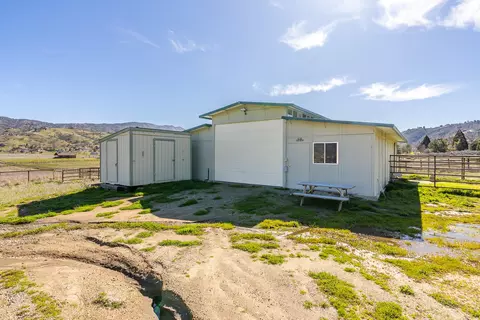 28061 Cumberland Rd, Tehachapi, CA 93561 photo 6