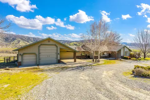 28061 Cumberland Rd, Tehachapi, CA 93561 photo 3