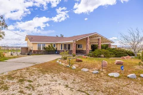 50240 90th St W, Lancaster, CA 93536