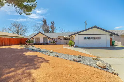1300 Avenue J3 E, Lancaster, CA 93535