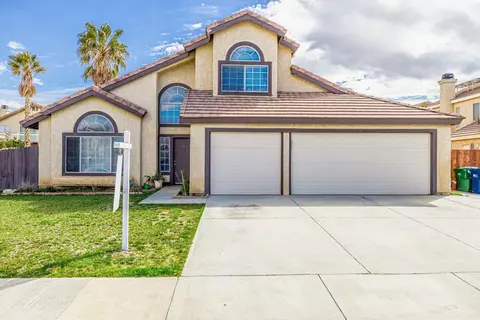 37718 Duffel St, Palmdale, CA 93552