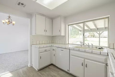 527 Ave J 10 E, Lancaster, CA 93535 photo 11