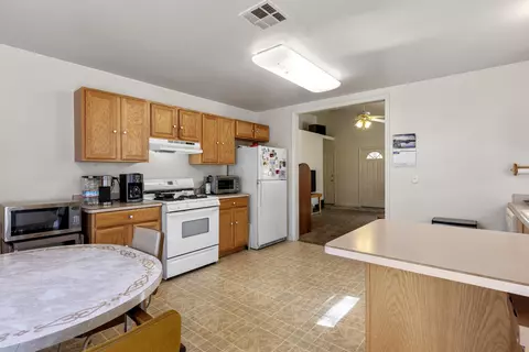 18330 Basil Dr, Tehachapi, CA 93561 photo 6