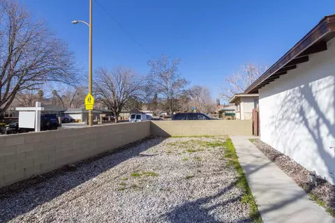 341 R5 E, Palmdale, CA 93550 photo 8