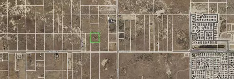 72 Avenue J, Del Sur, CA 93536