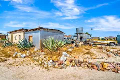 7190 Dawn Rd, Rosamond, CA 93560