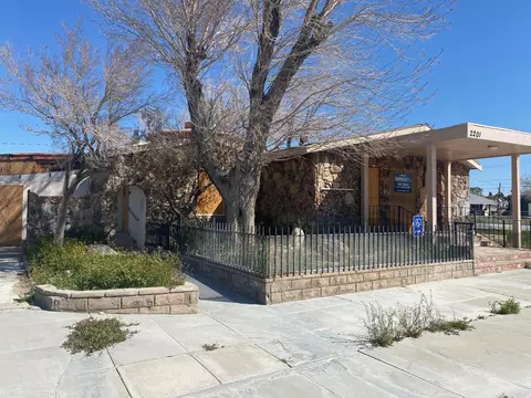 2201 Inyo St, Mojave, CA 93501 photo 2