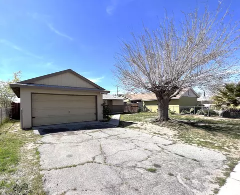 38633 33rd St E, Palmdale, CA 93550 photo 2