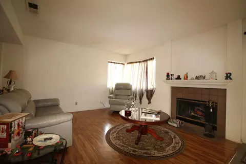 37534 37th St E, Palmdale, CA 93550 photo 4