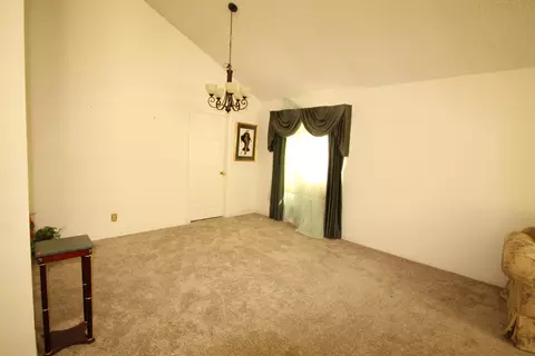 37534 37th St E, Palmdale, CA 93550 photo 11