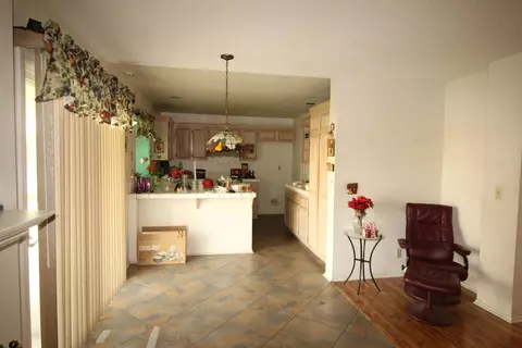37534 37th St E, Palmdale, CA 93550 photo 5