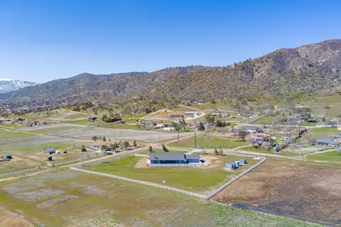 23716 Mariposa Ave, Tehachapi, CA 93561 photo 10