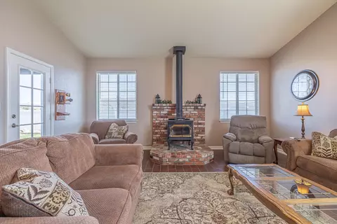 23716 Mariposa Ave, Tehachapi, CA 93561 photo 35