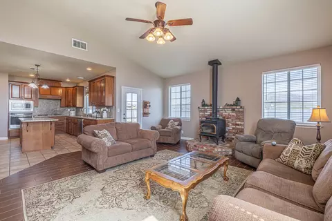 23716 Mariposa Ave, Tehachapi, CA 93561 photo 34