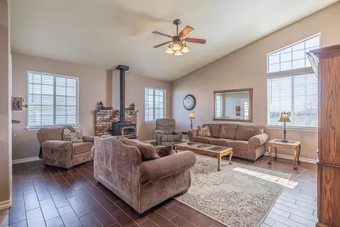 23716 Mariposa Ave, Tehachapi, CA 93561 photo 33