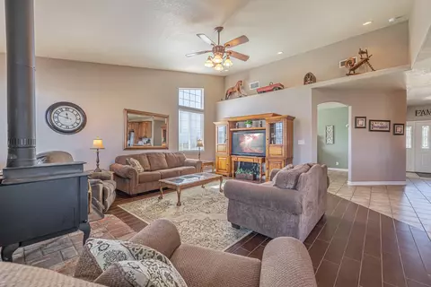 23716 Mariposa Ave, Tehachapi, CA 93561 photo 36