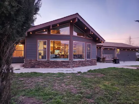 30100 Knight Ct, Tehachapi, CA 93561 photo 4