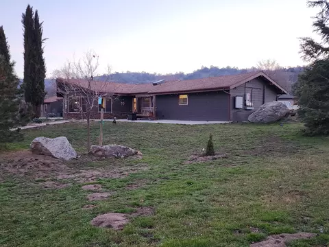 30100 Knight Ct, Tehachapi, CA 93561 photo 3