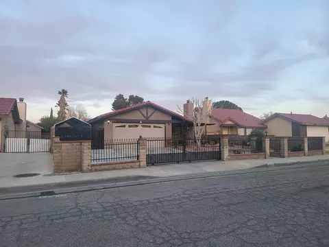 43838 Nicole St, Lancaster, CA 93535 photo 2