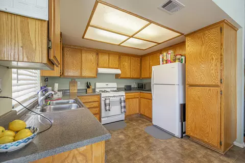 2300 Forry St, Lancaster, CA 93536 photo 3