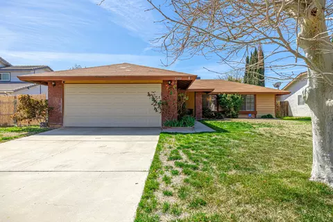2300 Forry St, Lancaster, CA 93536