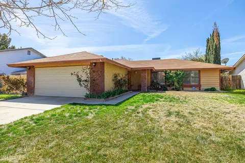 2300 Forry St, Lancaster, CA 93536 photo 2
