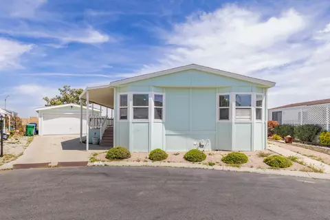 5200 Entrar Dr #SPC 13, Palmdale, CA 93551